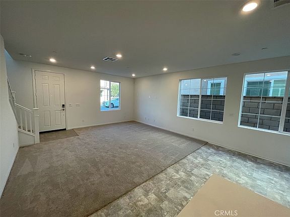 4th image of 15167 Horizon St
