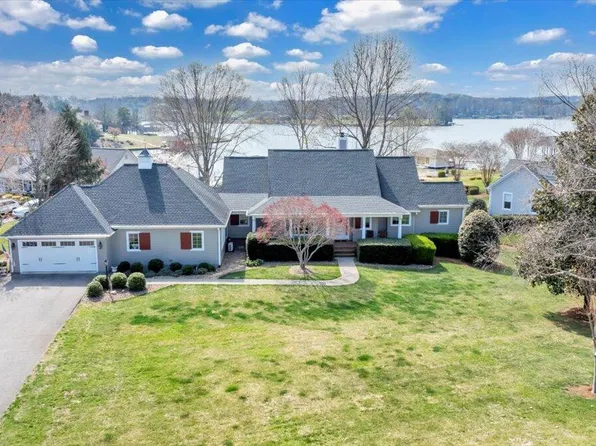 949 Boardwalk Dr, Moneta, VA 24121