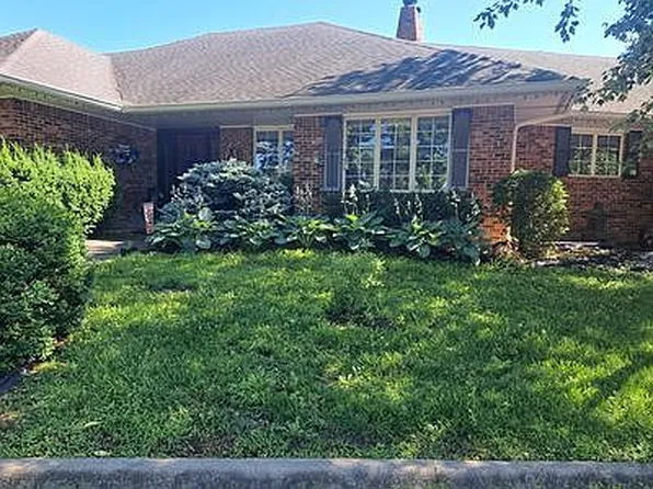 110 E Highlander St, Marshall, MO 65340
