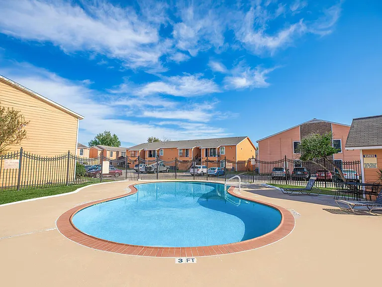Capewood Apartments — Photo 9