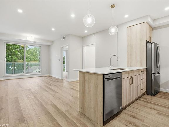 4th image of 118 West St #304