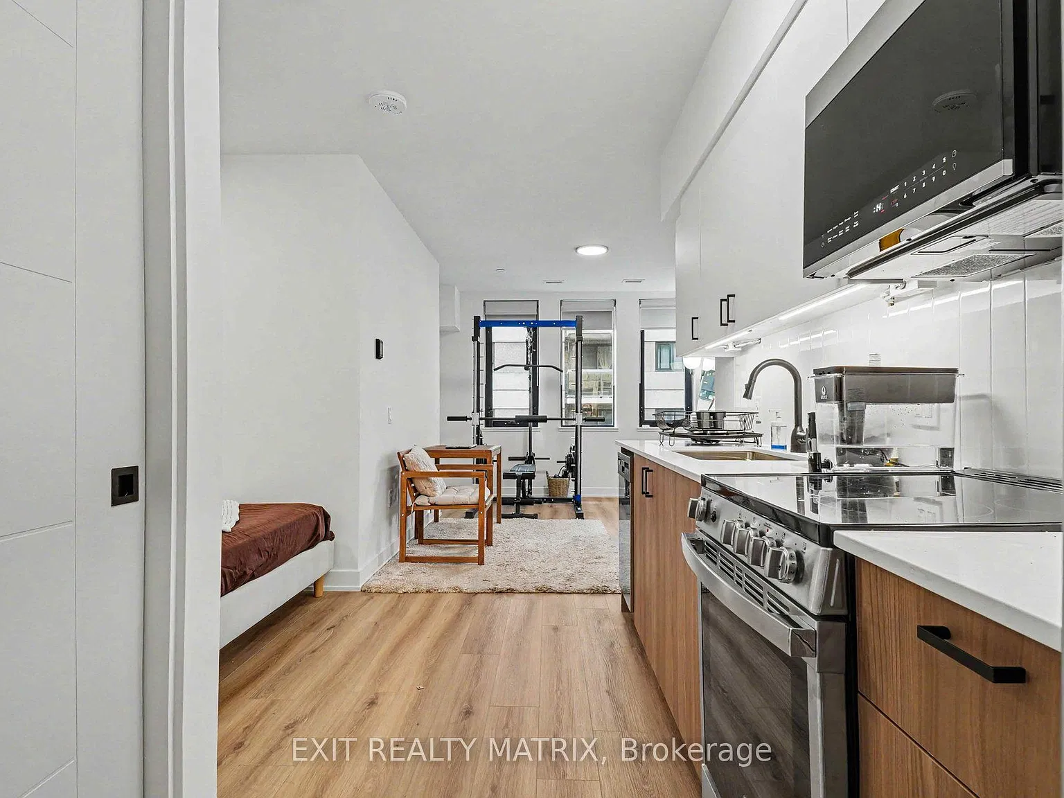 Studio, $1,999 — Photo 4