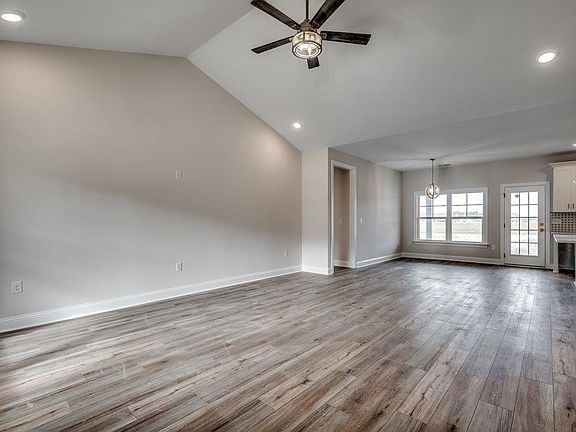 3rd image of 415 St. John Rd.