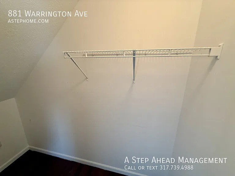 881 Warrington Ave — Photo 7