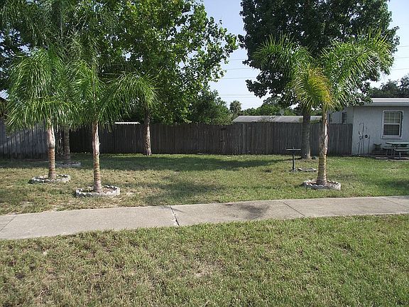 3rd image of 2219 W Dana Dr