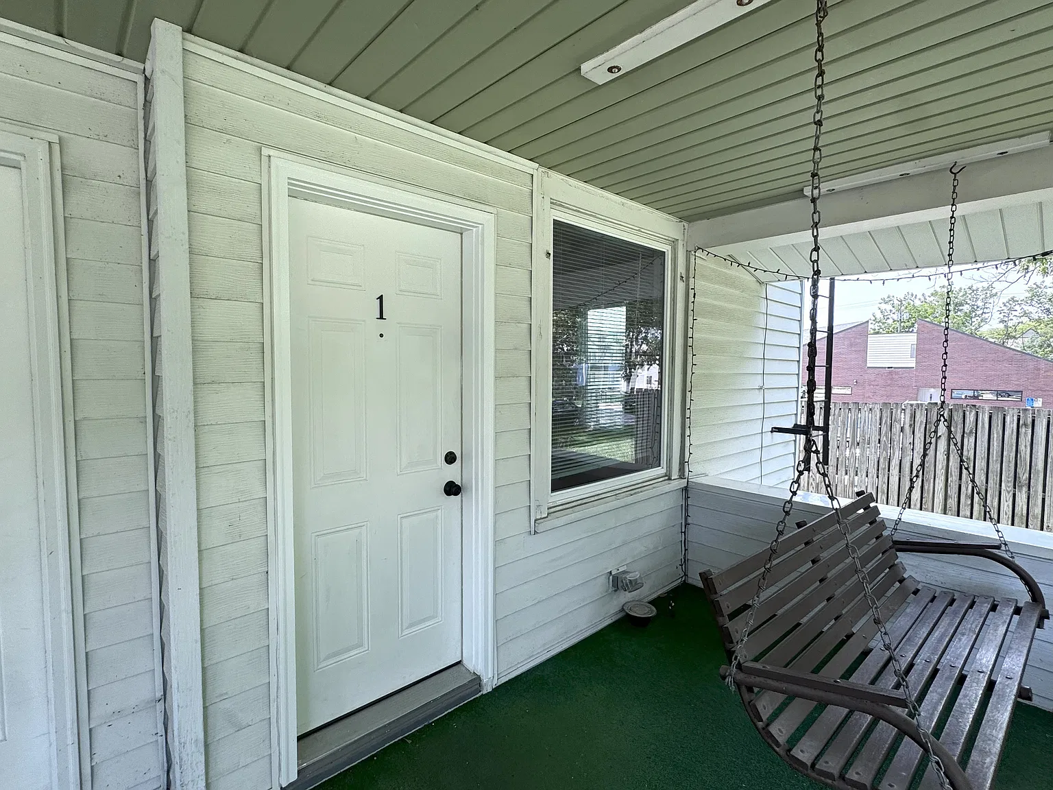 623 E Jefferson St — Photo 2