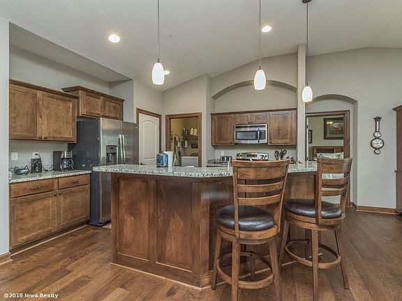 5th image of 10214 Coventry Cir