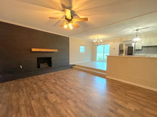 6871 Wallace Ln #B, Horn Lake, MS 38637