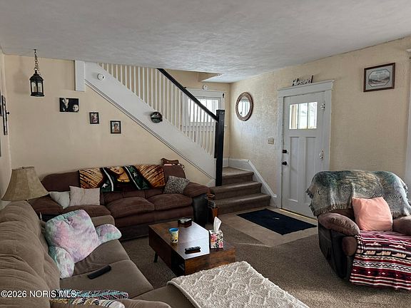 4th image of 214 Corwin St