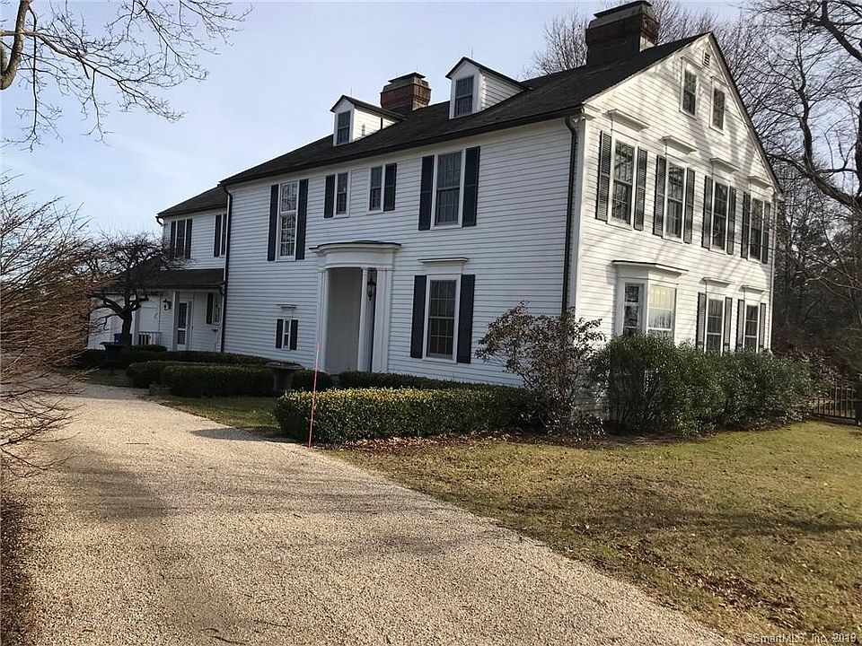 2nd image of 276 N Lake St