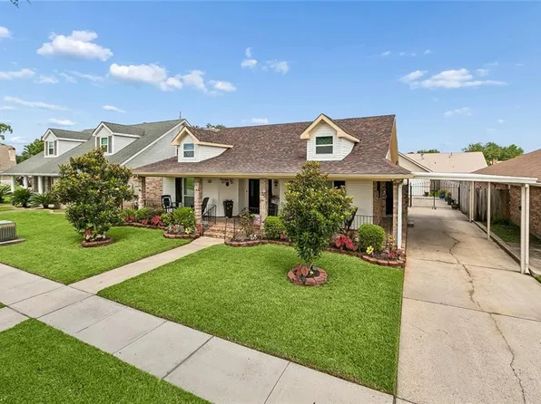 2804 Moss Ln, Violet, LA 70092