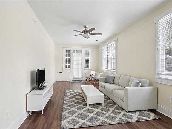 3rd image of 2700-02 Palmer Ave