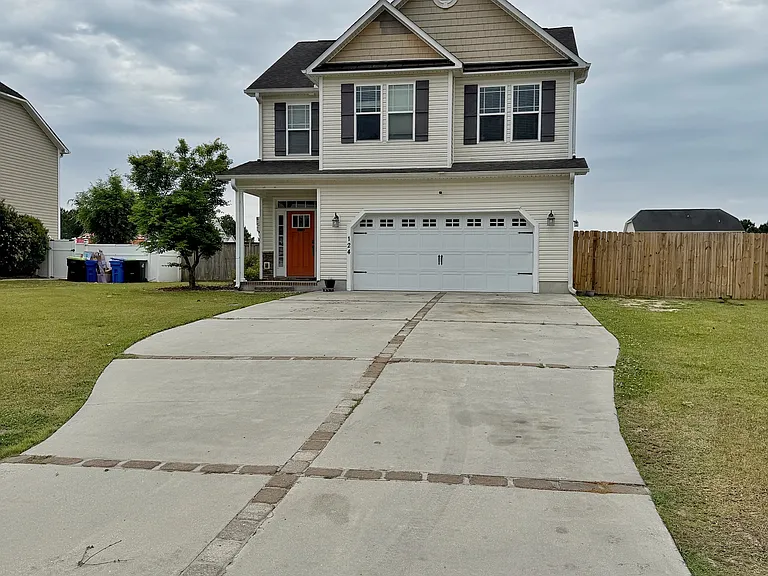 124 Landover Dr — Photo 3