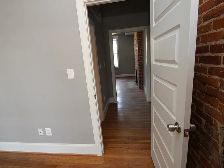 211 W Lanvale St — Photo 15