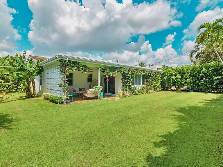1906 N Lakeside Dr — Photo 15