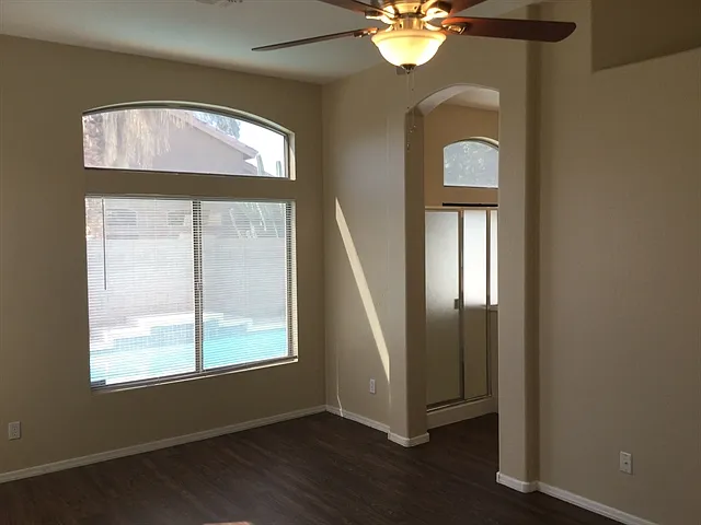 9435 W Pierson St — Photo 13