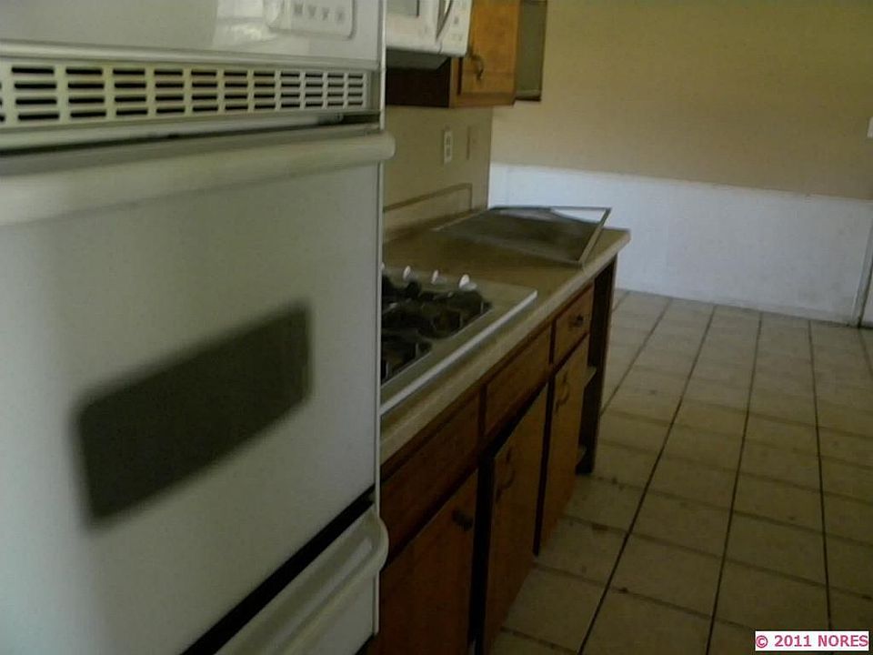 2nd image of 1716 SE Hilltop Dr