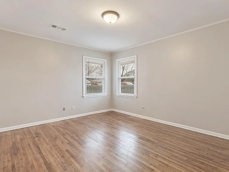 2406 S Yale Ave — Photo 17