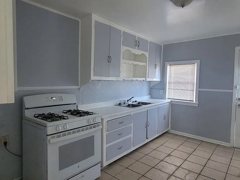 207 N Florida St — Photo 7