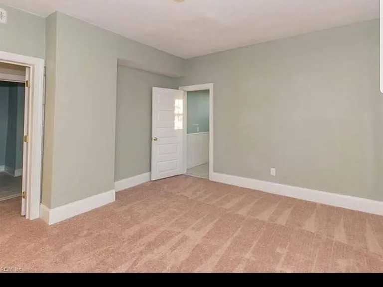 745 W 34th St — Photo 17