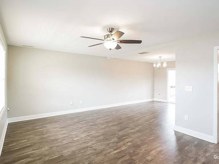 102 Sage Dr — Photo 4