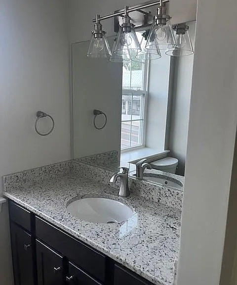 236 W Market St #7 — Photo 4