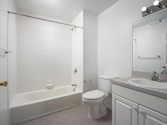 4th image of 7312 Boulevard East #E