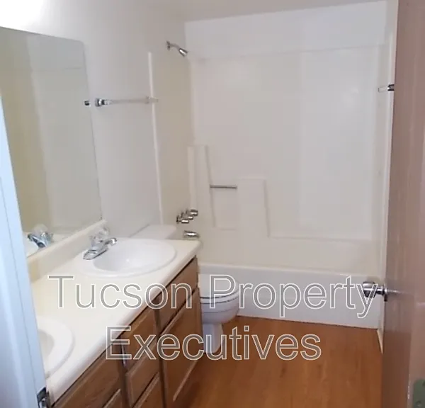 20 E Mills Dr #2 — Photo 5