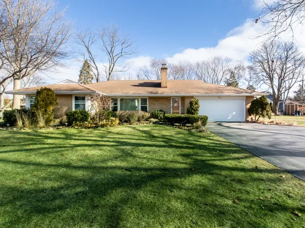 403 N Schoenbeck Rd, Prospect Heights, IL 60070