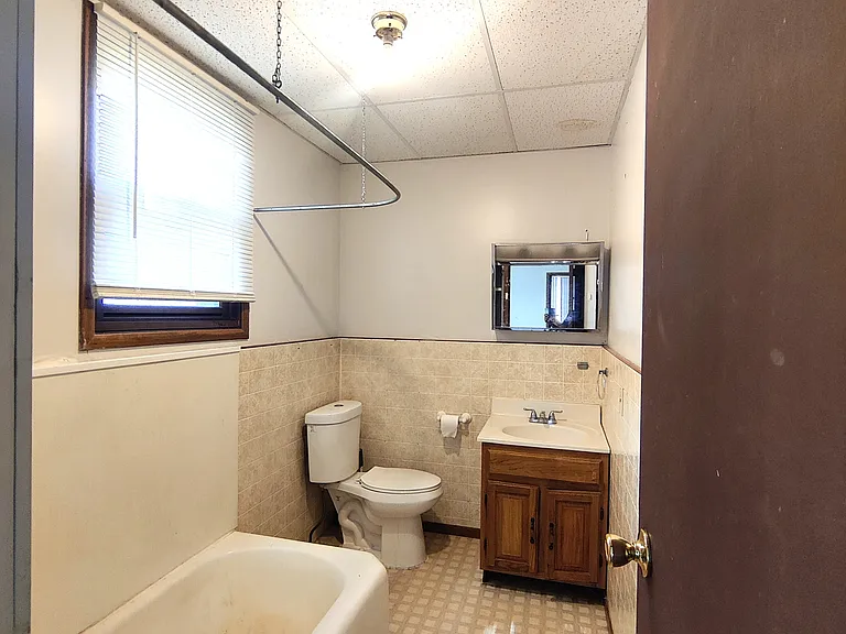 220 W Union St #1 — Photo 5