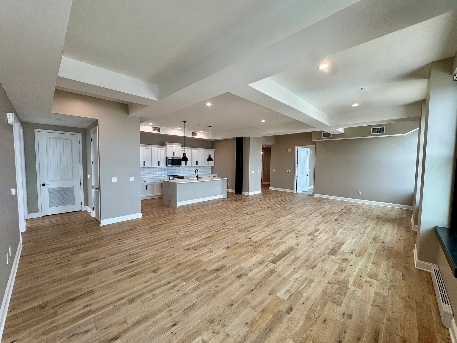 2 bed, 1812 sqft, $3,750 — Photo 3