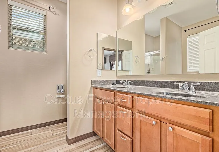 2624 W Beautiful Ln — Photo 17