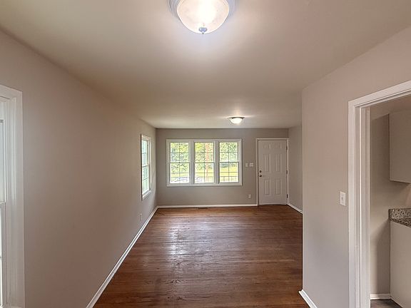 2nd image of 1048 Green St