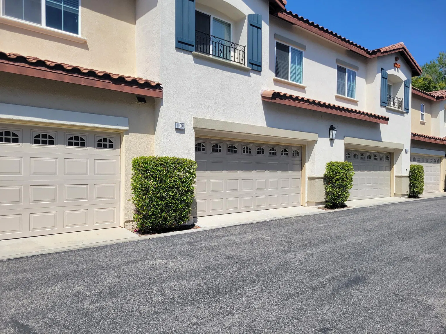3 bed, 2.5 bath, 1577 sqft, $2,950 — Photo 2