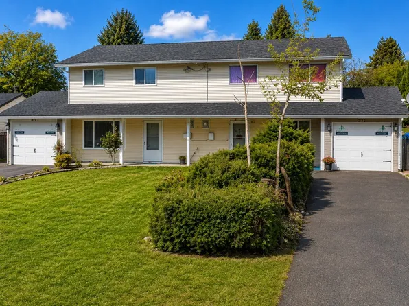 6743 135th St, Surrey, BC V3W 4W4