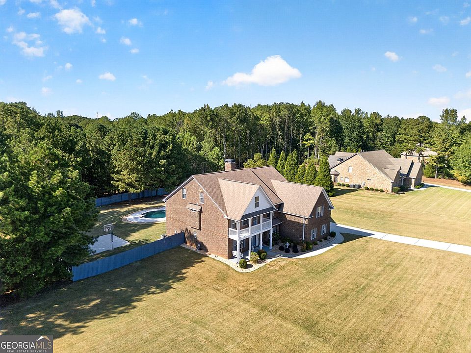 1st image of 52 Ranan Ln