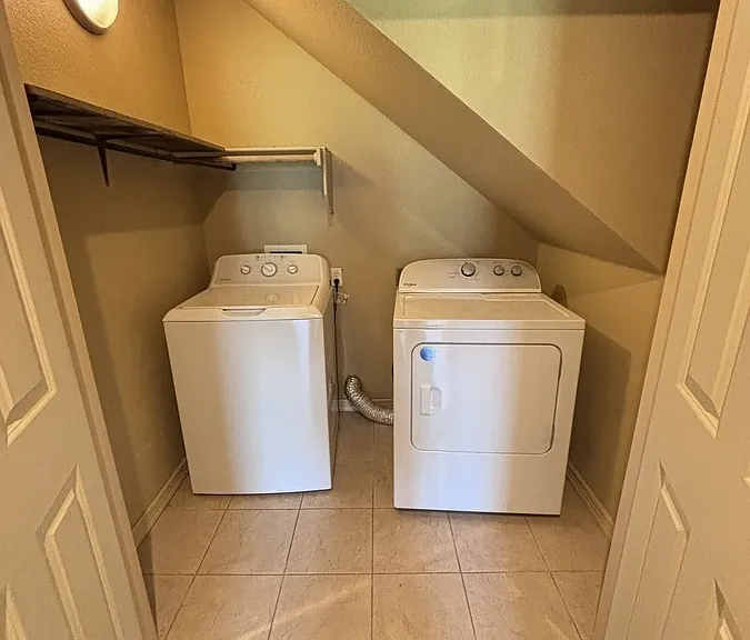 114 S Ray Ave — Photo 12
