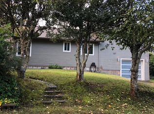 327 NW 17th St, Newport, OR