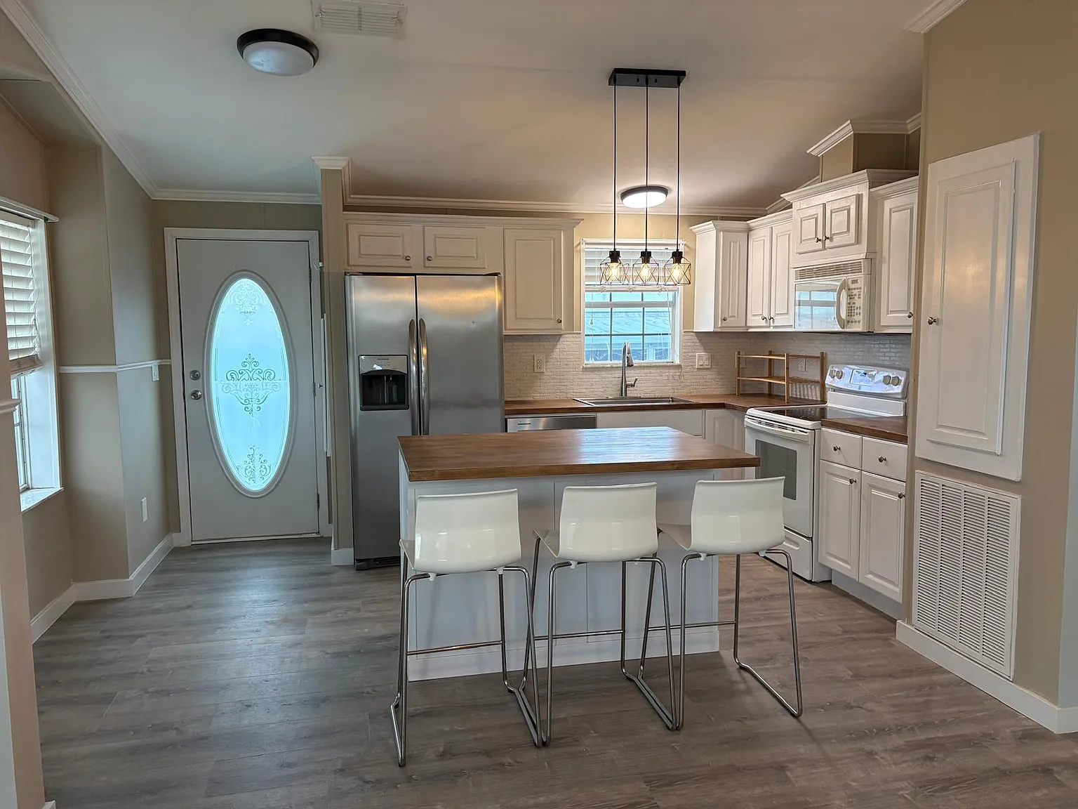 2 bed, 1056 sqft, $1,550 — Photo 4