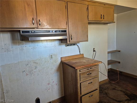 5th image of 1093 E Schaaf Rd