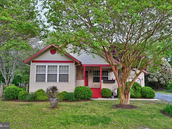 24 Assawoman Ave, Ocean View, DE 19970