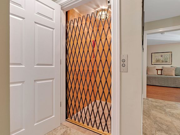 3rd image of 243 Drakeside Road #4