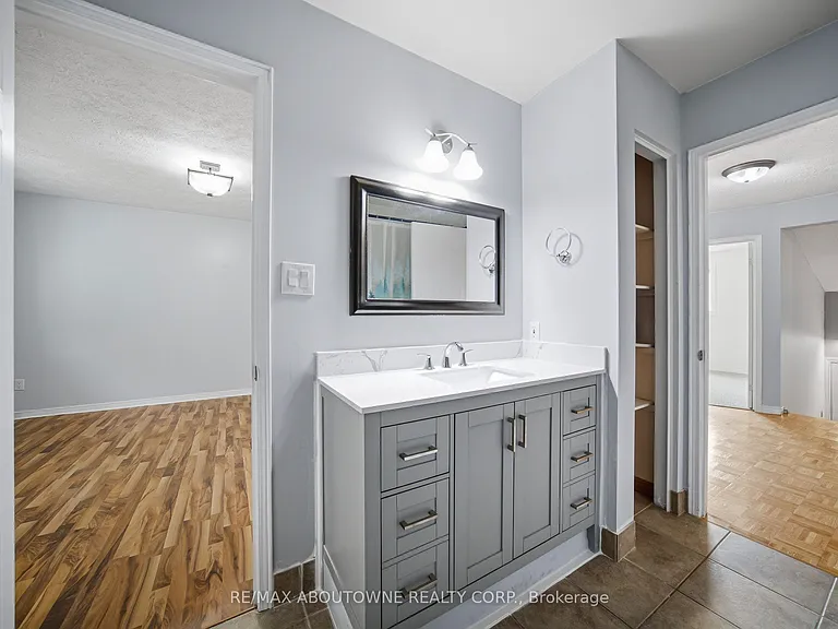 146 Bankside Dr N #UPPER — Photo 21