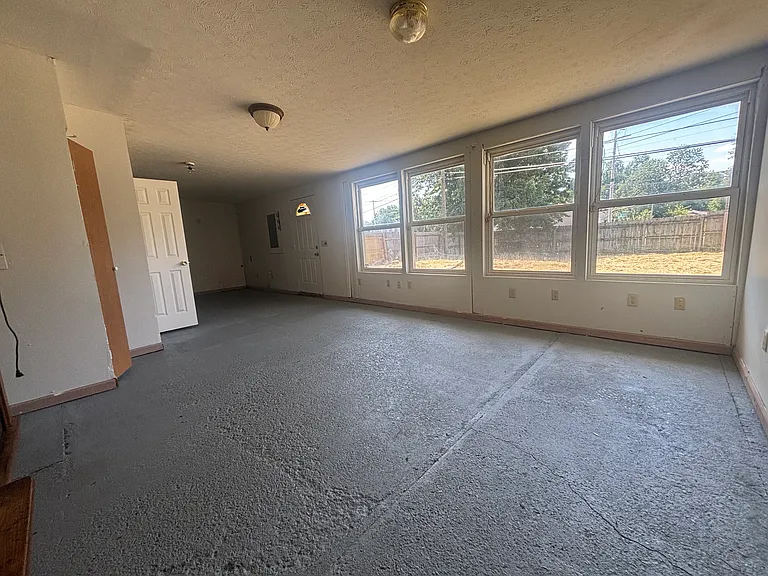 2621 Ravenswood Ct — Photo 15