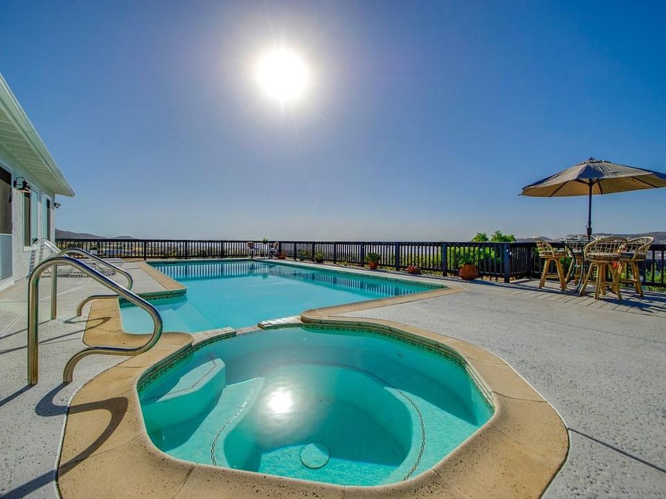 Full pool/spa access