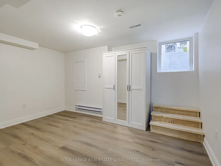 277 Mississaga St #LOWER — Photo 30