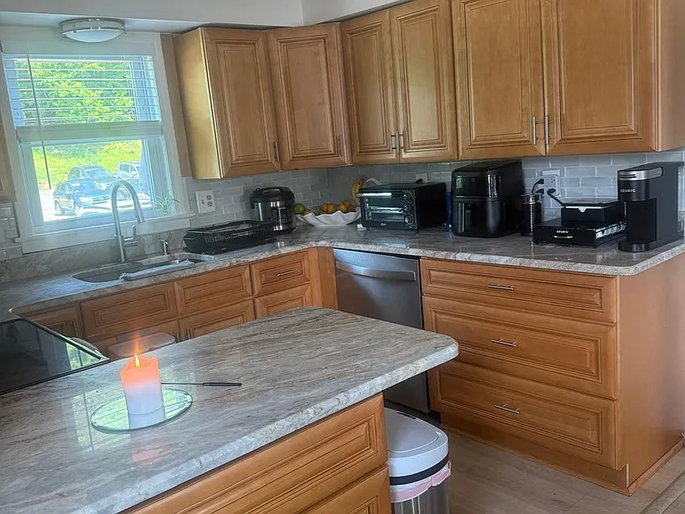 396 Daniel Webster Hwy — Photo 8