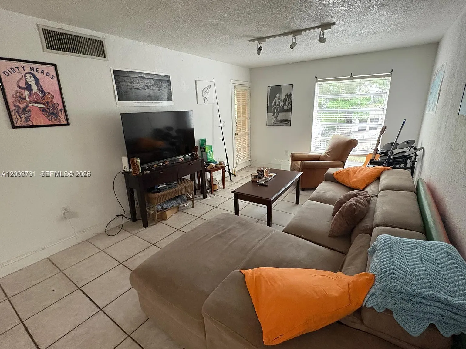 Madrid Towers Condo — Photo 2