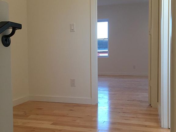 5th image of 916 N 15th St #2