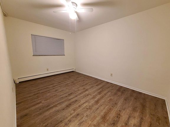 4th image of 4843 Broadview Rd